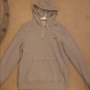 Levi’s sweatshirt